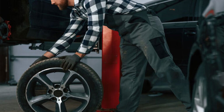 Read more about the article Vital Information to Keep your Luxury Car in a Perfect Condition